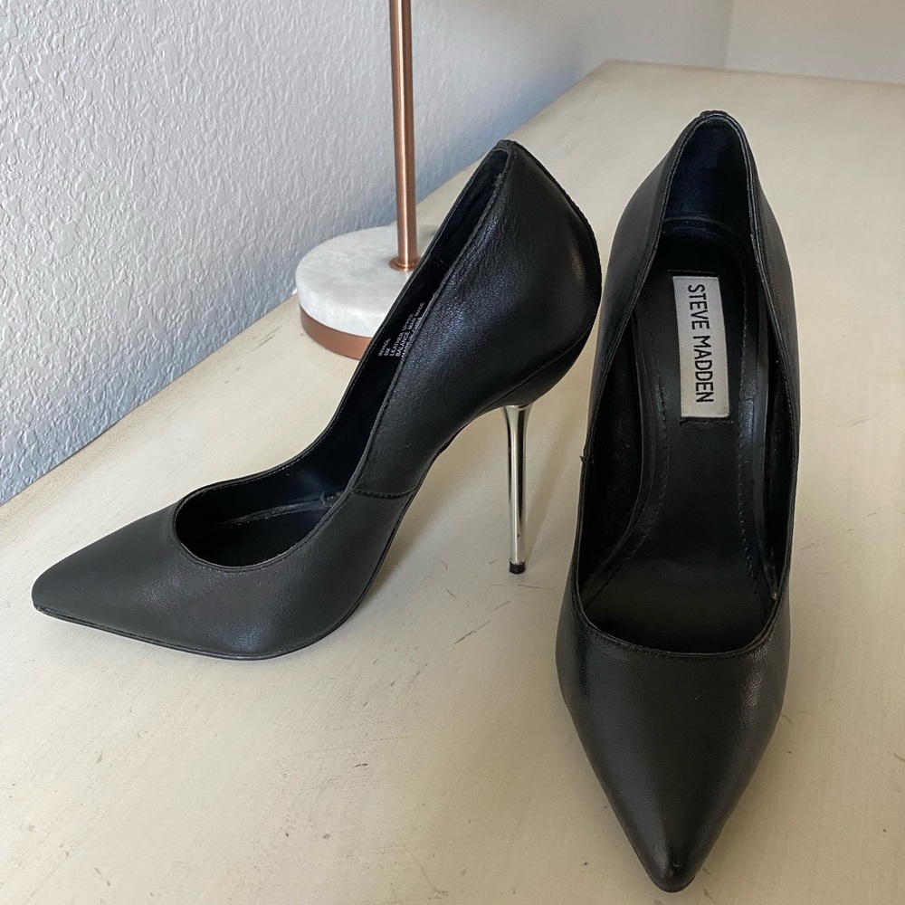 Steve Madden black stilettos 🖤